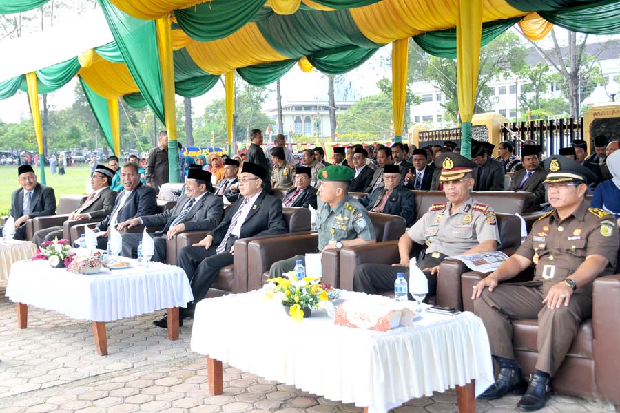 Pejabat Aceh saat menghadiri peringatan Hardikda. Foto Humas Setda Aceh